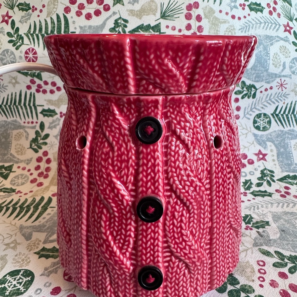 Scentsy Festive Red Knit Wax Warmer